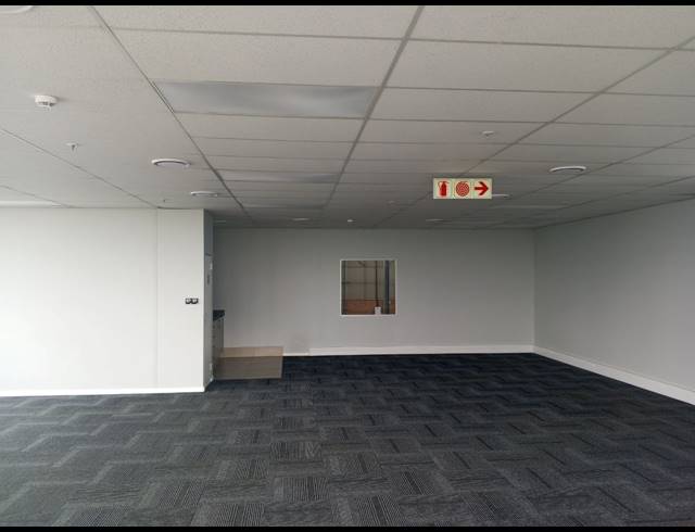 8,300M² WAREHOUSE TO LET IN AIRPORT PARK